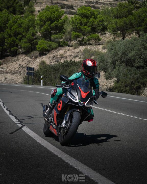 FOTOGRAFO KODE KODEFILMS STREETPICS CARRASQUETA CURVAS Y MOTOS
