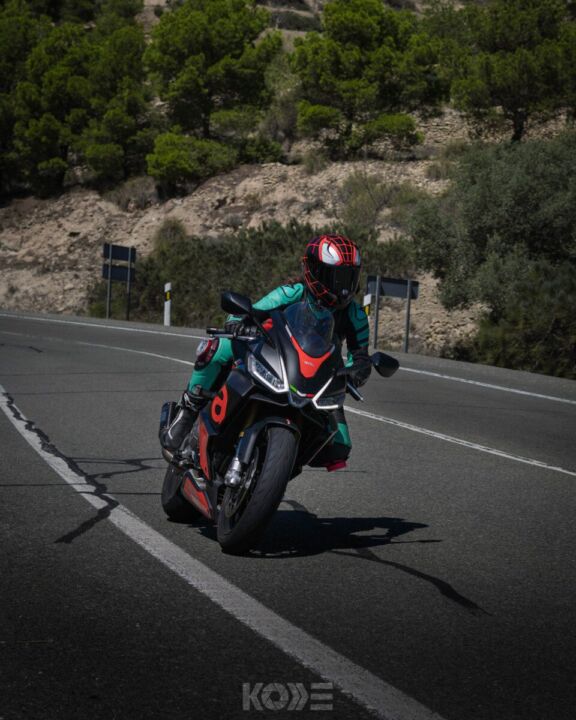 FOTOGRAFO KODE KODEFILMS STREETPICS CARRASQUETA CURVAS Y MOTOS