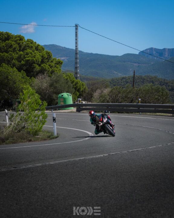 FOTOGRAFO KODE KODEFILMS STREETPICS CARRASQUETA CURVAS Y MOTOS