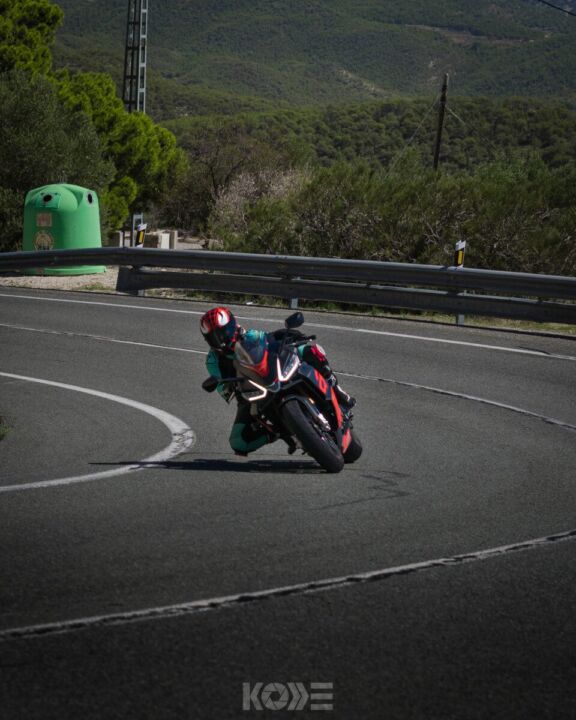 FOTOGRAFO KODE KODEFILMS STREETPICS CARRASQUETA CURVAS Y MOTOS