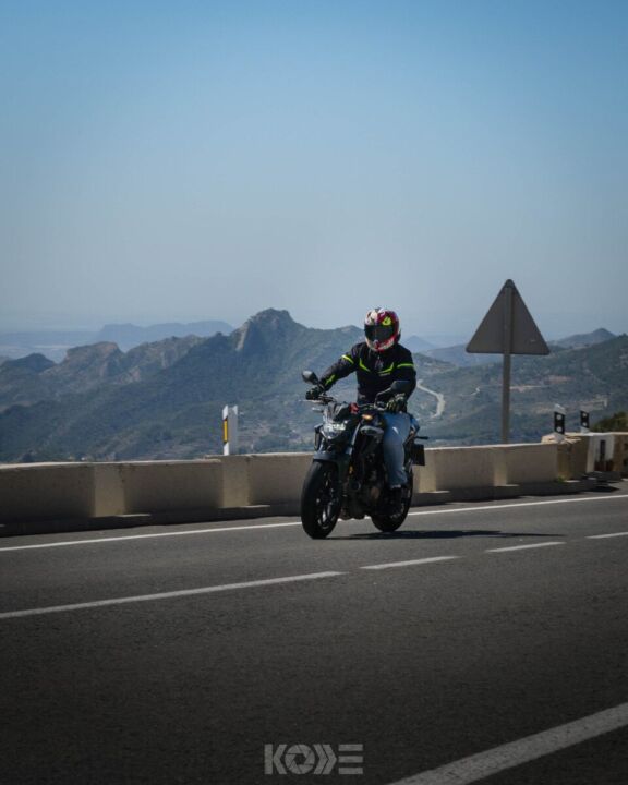 FOTOGRAFO KODE KODEFILMS STREETPICS CARRASQUETA CURVAS Y MOTOS