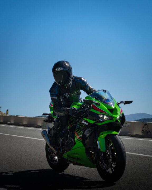 FOTOGRAFO KODE KODEFILMS STREETPICS CARRASQUETA CURVAS Y MOTOS