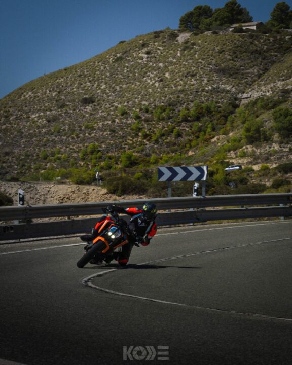 FOTOGRAFO KODE KODEFILMS STREETPICS CARRASQUETA CURVAS Y MOTOS