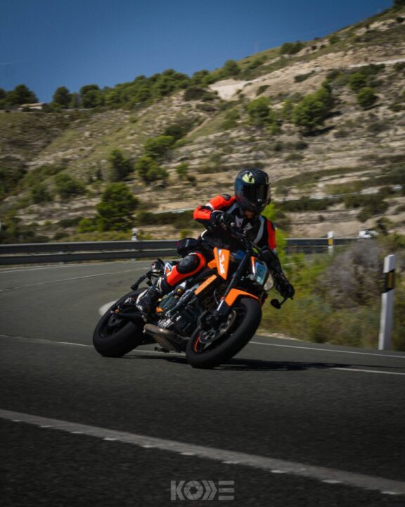 FOTOGRAFO KODE KODEFILMS STREETPICS CARRASQUETA CURVAS Y MOTOS